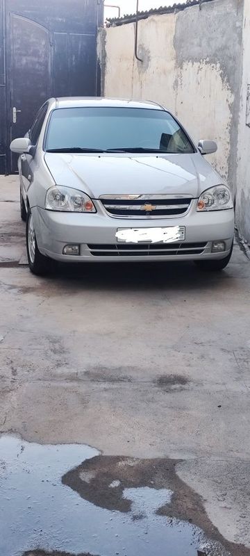 Ласетти сотилади