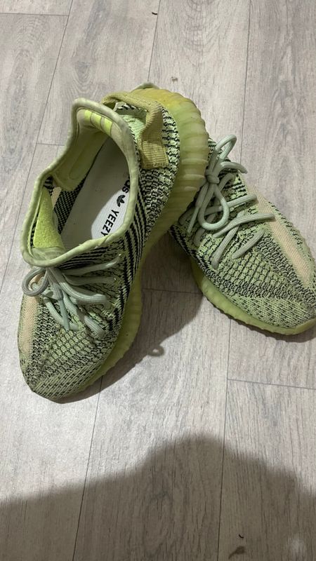 Yeezy boost sotilyabdi Yeezy boost sotilyabdi