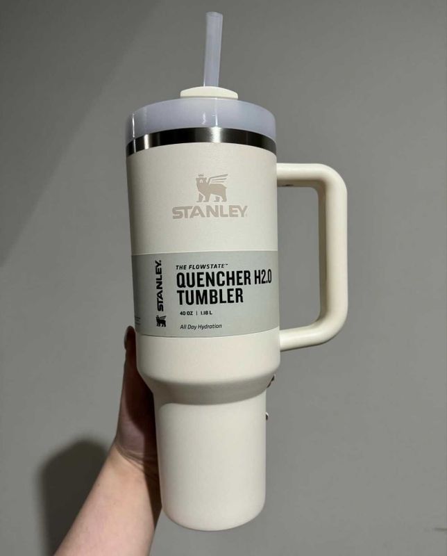Тремокружка Stanley Quencher H2.0 Tumbler — 40 OZ Original Тремокружка Stanley Quencher H2.0 Tumbler — 40 OZ Original
