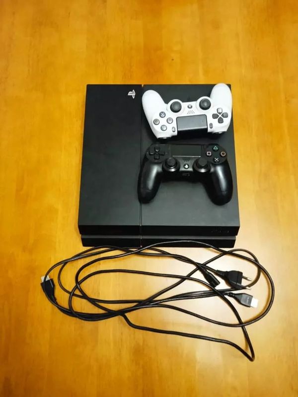 Play station 4 500 GB Play station 4 500 GB