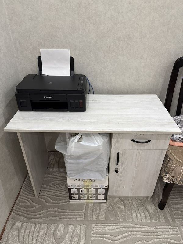 Printer bilan dars stoli Printer bilan dars stoli