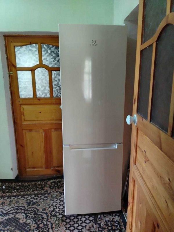 Холодильник indesit с гарантийным талоном Холодильник indesit с гарантийным талоном