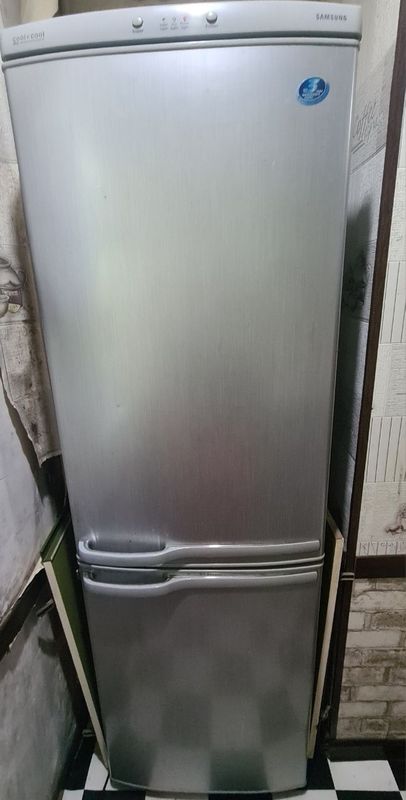 Продаётся холодильник Samsung. Продаётся холодильник Samsung.
