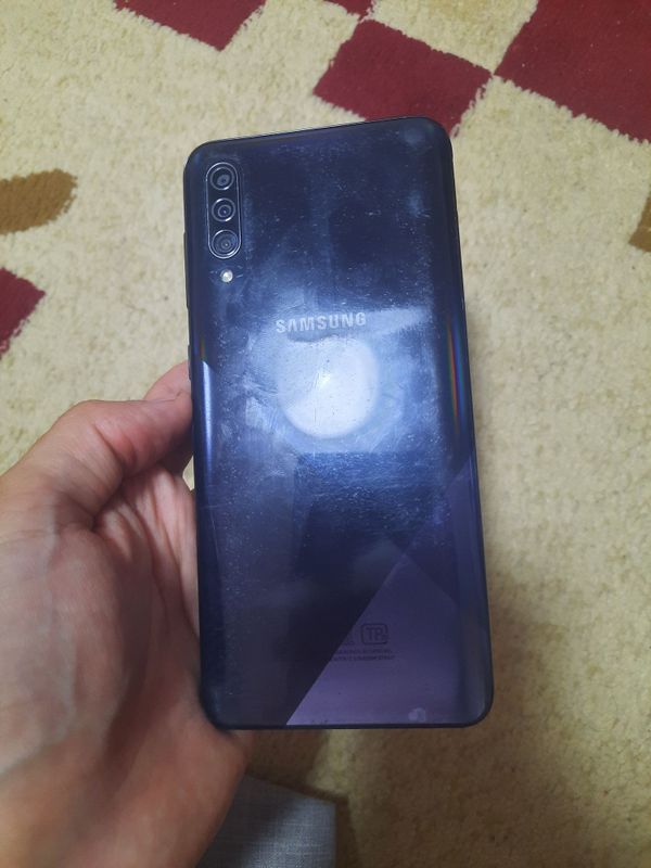 Ekran ketgan Tel sotiladi. A30s 32gb