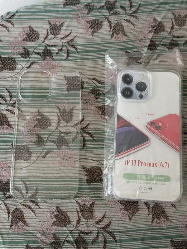 Продается чехлы на iPhone 13 Pro Max новые прозрачные