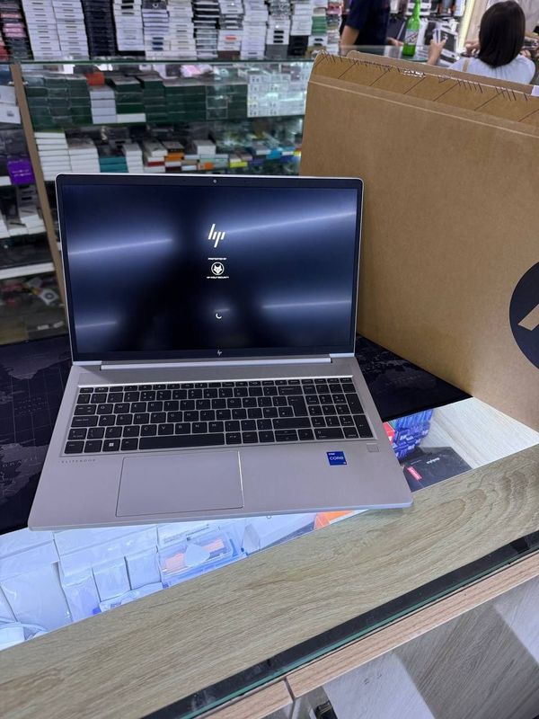 Hp Elitebook intel Core i5 1335U SSD 1TB DDR4 16GB