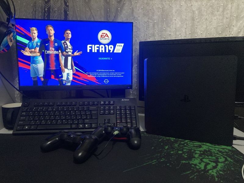 PlayStation 4 Slim PlayStation 4 Slim