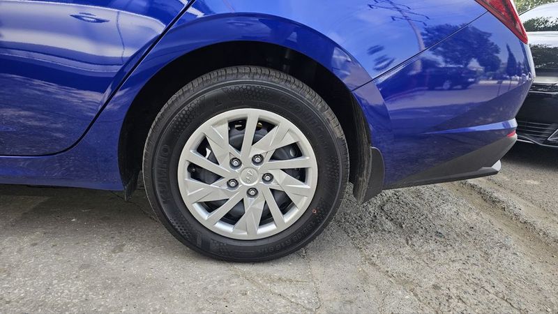 Hyundai Elantra 2023-год Диски 15-размер Шины 195/65R15 Колпаки 1000км Hyundai Elantra 2023-год Диски 15-размер Шины 195/65R15 Колпаки 1000км