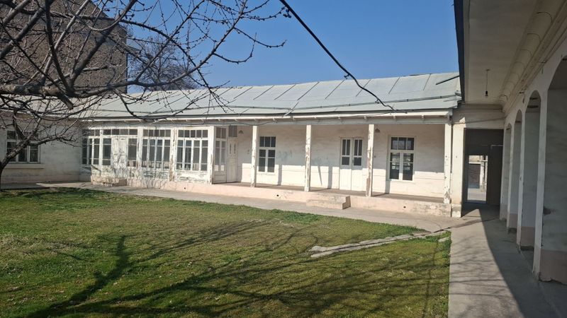 Yer sotladi Kirof Yer sotladi Kirof