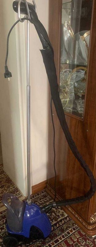 Утюг паровой б/у хорошое состаяние Утюг паровой б/у хорошое состаяние