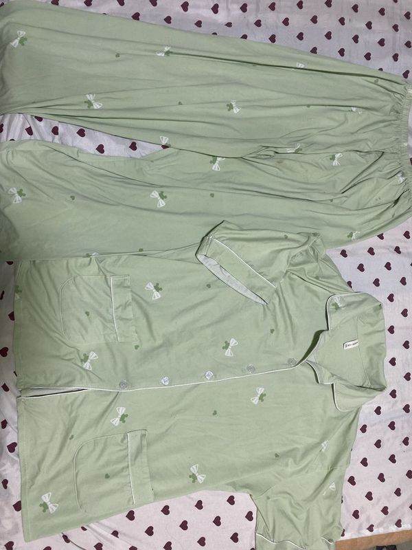 Pijama uzun tugmali oldilari holati alo 5XLrazmer Pijama uzun tugmali oldilari holati alo 5XLrazmer