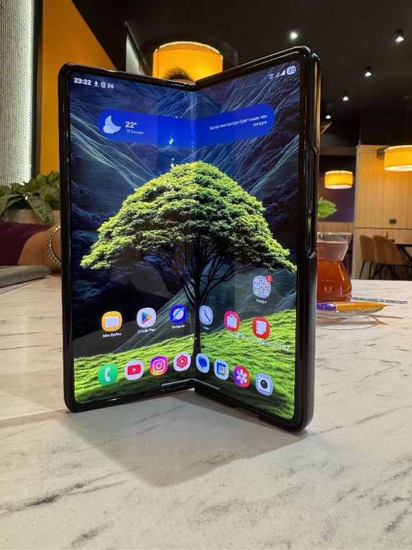 Продам samsung fold 3 12/256 Продам samsung fold 3 12/256