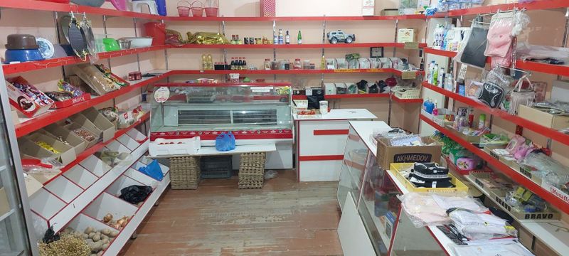 Дўкон жихозлари сотилади!
