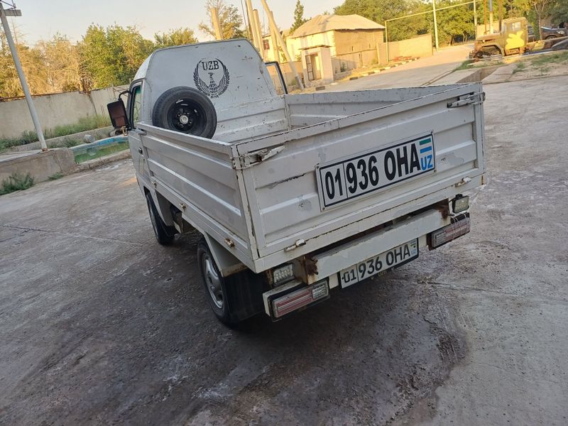 Xolayi minishga tayyor Xolayi minishga tayyor