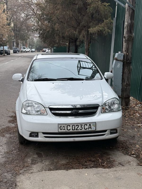Lacetti 1.8 AT 2009 arenda Lacetti 1.8 AT 2009 arenda