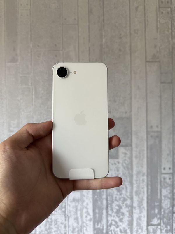 iPhone 16e! 128GB White Sim! iPhone 16e! 128GB White Sim!