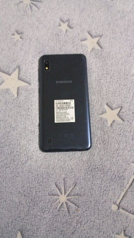 samsung A 10 sotiladi xolati zor samsung A 10 sotiladi xolati zor