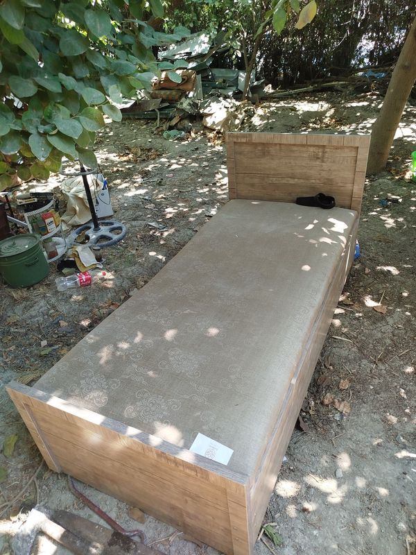 Mebel kravat sotiladi