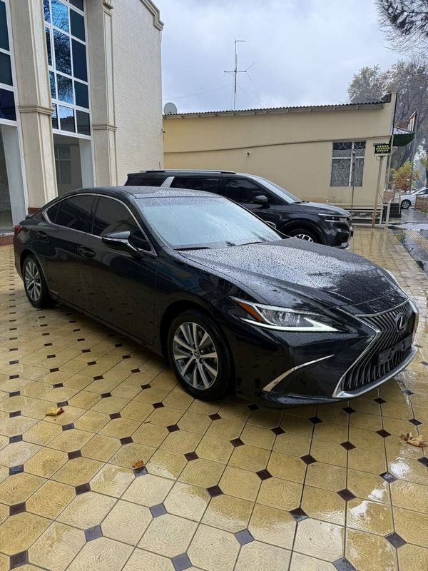 Lexus ES 300 Hybrid