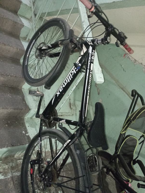Velosiped sotiladi Velosiped sotiladi