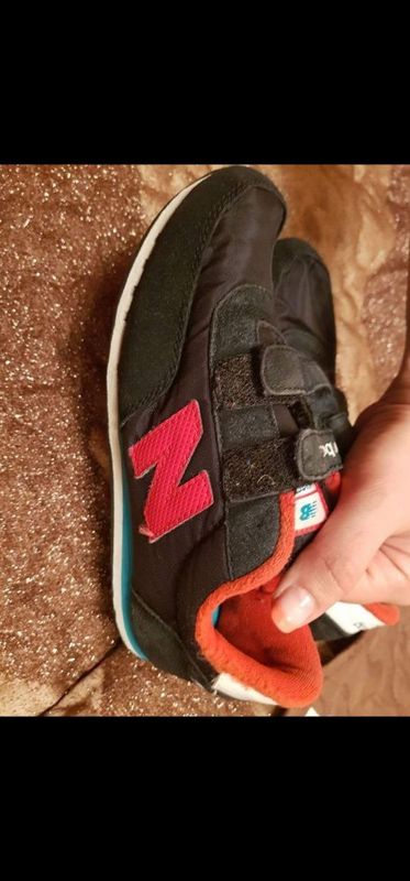 Кроссовки детские 32 рр New Balance оригинал состояние отличное Кроссовки детские 32 рр New Balance оригинал состояние отличное
