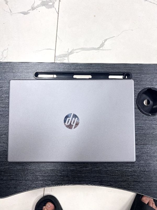 HP noutbuk. Karobka dokument bor soʻngi model.