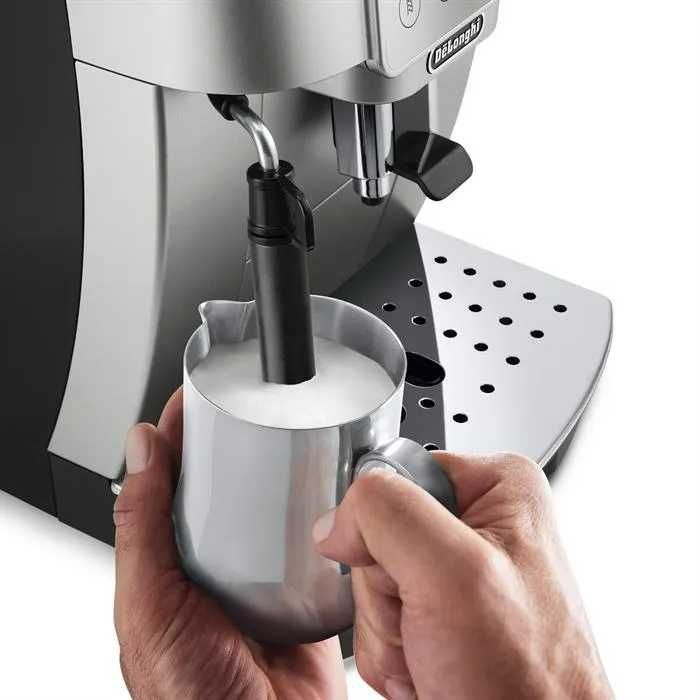 Кофемашина DeLonghi ECAM220.31.SSB