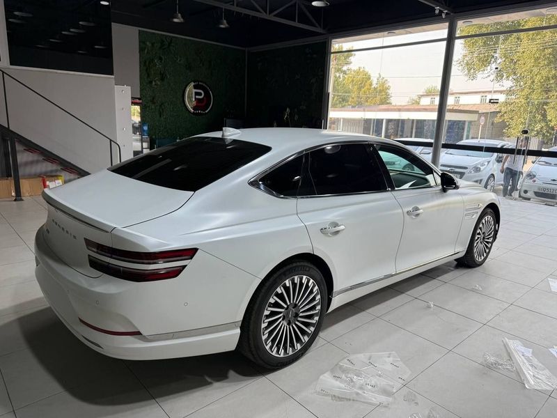 Genesis G80 oq matoviy America