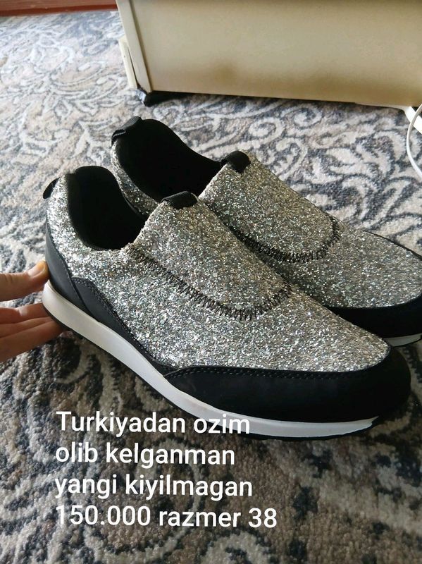 oyoq kiyim oyoq kiyim
