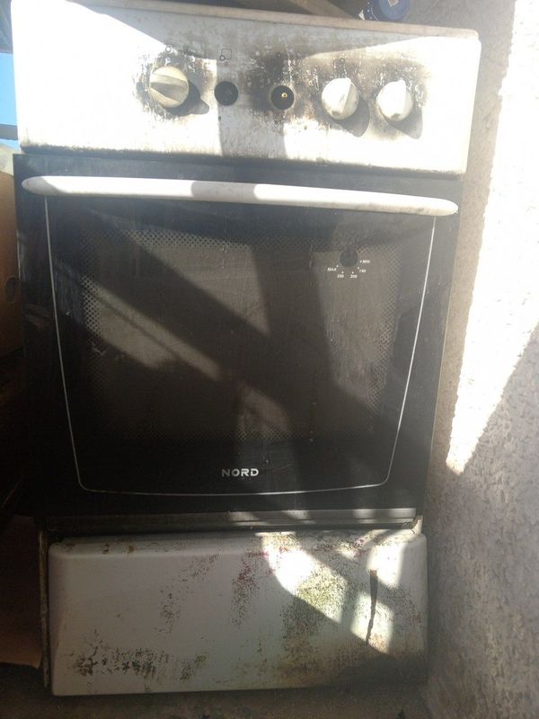 Gaz plita sotiladi Gaz plita sotiladi