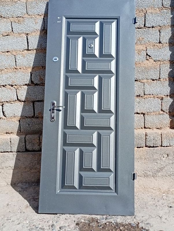 Temir darvoza sotiladi holati yaxshi Temir darvoza sotiladi holati yaxshi