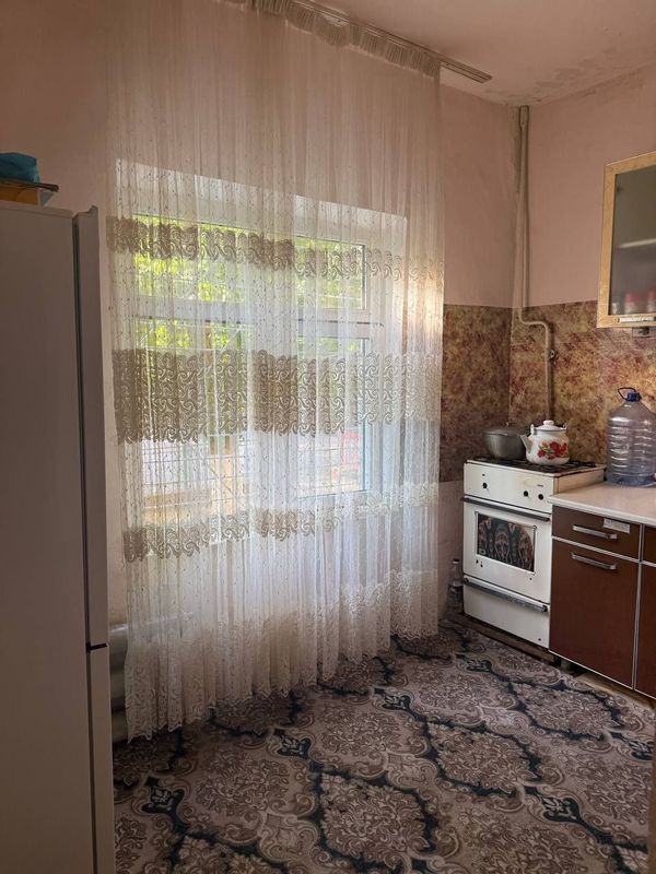 Саламатина ПРОДАЮ 1/1/4 базарчик школа 100 /40кв.м Саламатина ПРОДАЮ 1/1/4 базарчик школа 100 /40кв.м