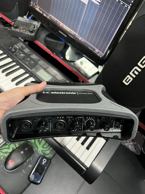 Tc electronic impact twin live zvukavoy karta