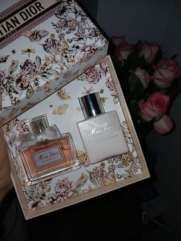 DIOR original nabor Sotiladi Yangi DIOR original nabor Sotiladi Yangi
