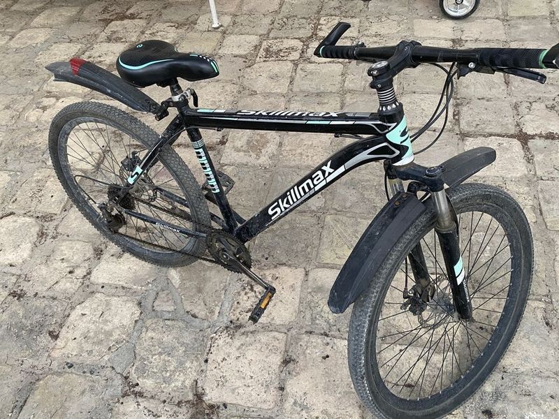 Velosiped sotiladi Velosiped sotiladi