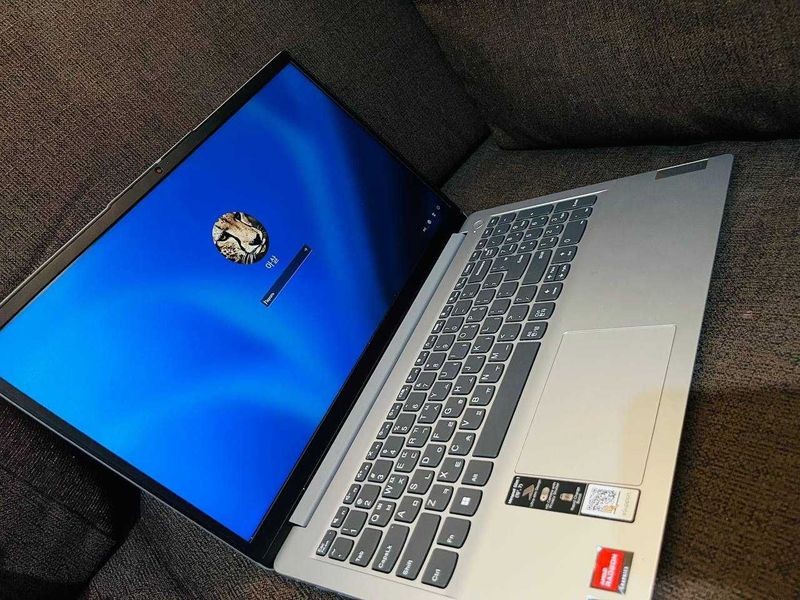 Lenovo IdeaPad Noutbuk Lenovo IdeaPad Noutbuk