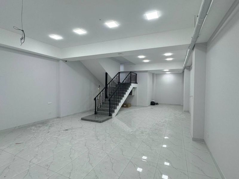 Noturar Joy Ijaraga Beriladi 251kv.m 1-qator Shayxontohur Tumani