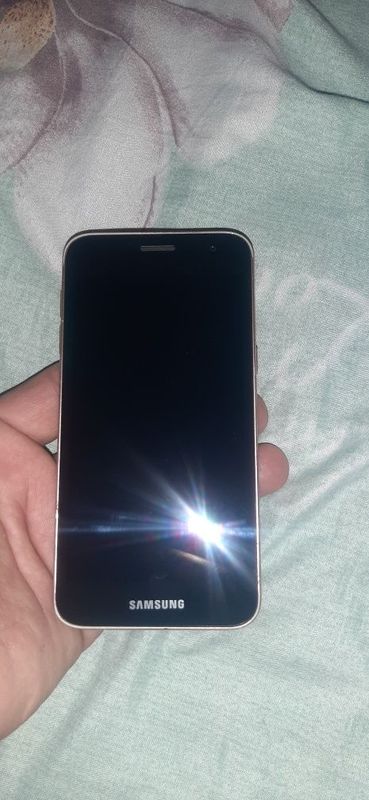 SAMSUNG j2core сотилади