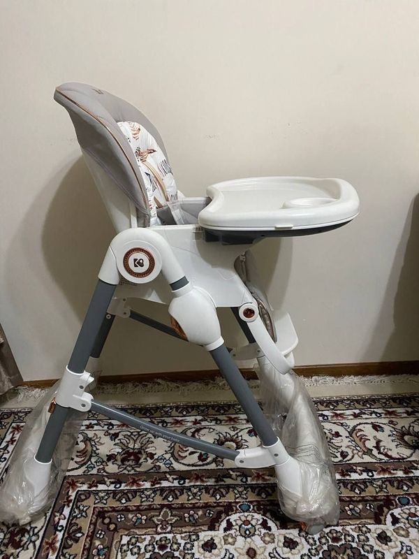 Bolalar uchun ovqatlanadigan stulchik Bolalar uchun ovqatlanadigan stulchik