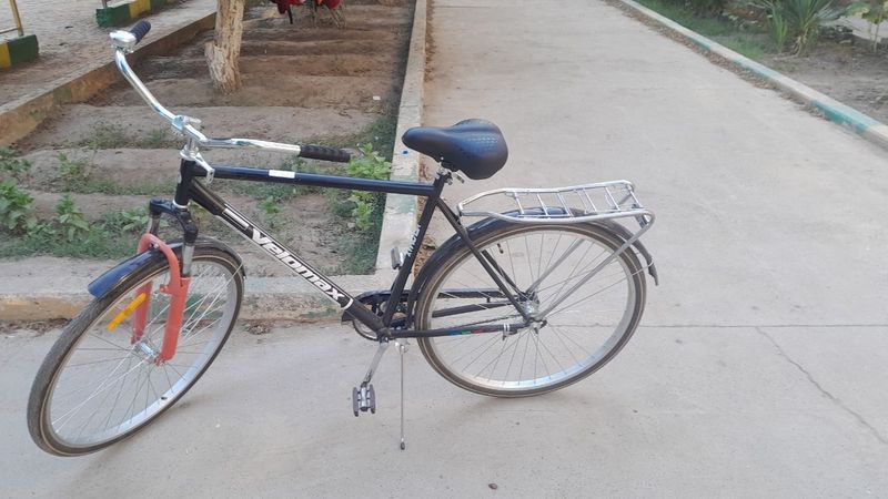 Velosiped sotiladi Velosiped sotiladi