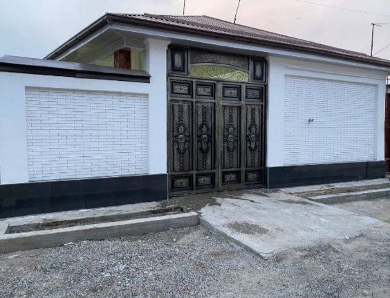 Uy sotiladi arzon va sifatli Uy sotiladi arzon va sifatli