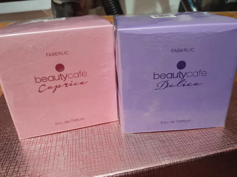 Ayollar atiri beauty cafe . hidi uzoq turadi