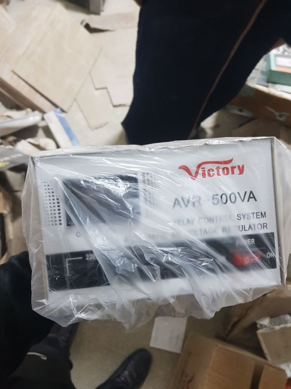 Продам стабилизатор напряжения Victory AVR-500VA