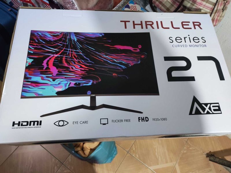 Curved Monitor 27"