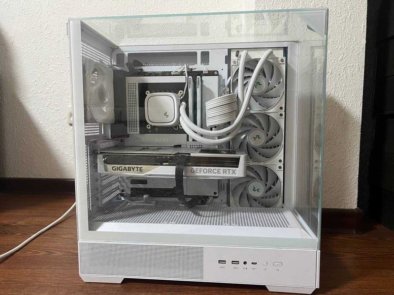 Игровой ПК / RTX 5070 Ti / i7 13700F / DDR5 Игровой ПК / RTX 5070 Ti / i7 13700F / DDR5