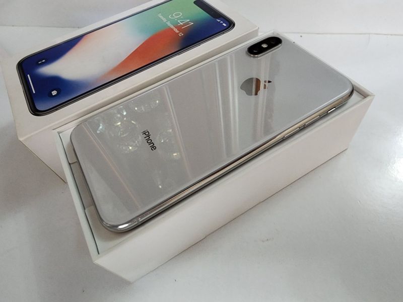 Iphone X White 64Gb Batareka 99% Face bor ishlidi Iphone X White 64Gb Batareka 99% Face bor ishlidi