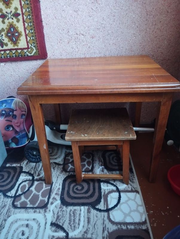 Продам журнальный столик Продам журнальный столик