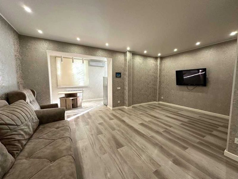 Массив Эльбек Канадская школа 2-комн 2/4 55 м² евроремонт меб/тех