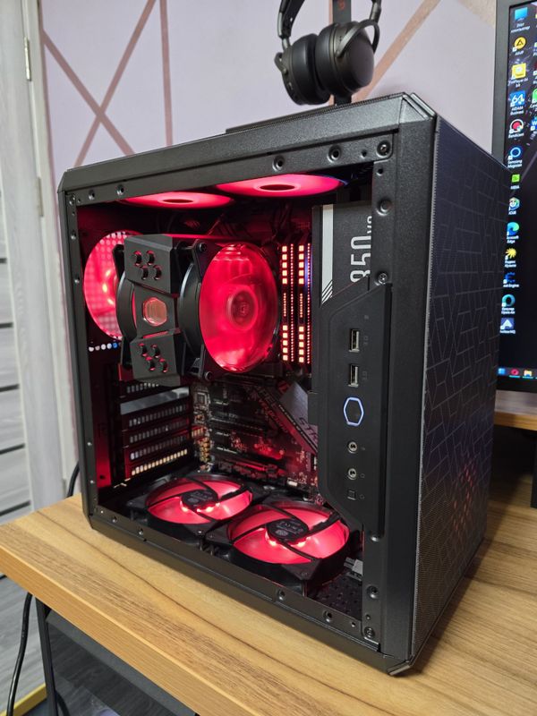 Компактный системный блок на Intel i5 9600k Компактный системный блок на Intel i5 9600k