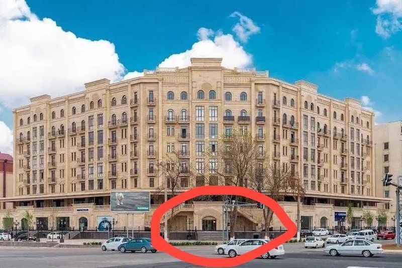 Сдается в аренду 1 этаж высота потолков 4.5 метров со совей порковкой